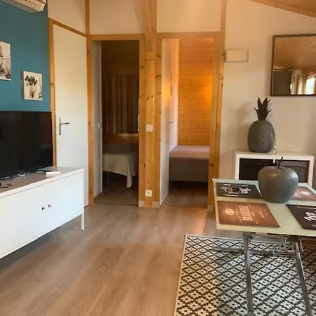 Chalet 2 Chambres Avec Piscine Chauffee Et Parking - Mont St Loup - Ref Pesc 02 * Agde