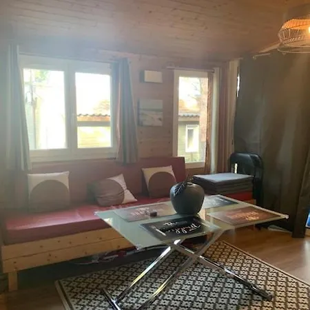 Chalet 2 Chambres Avec Piscine Chauffee Et Parking - Mont St Loup - Ref Pesc 02 *