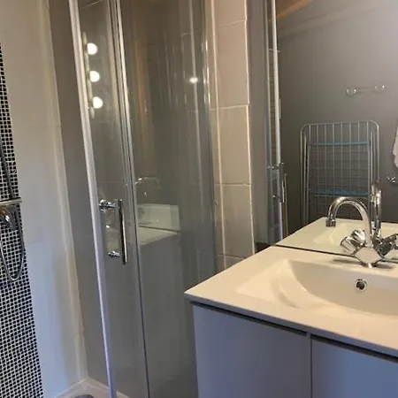 Chalet 2 Chambres Avec Piscine Chauffee Et Parking - Mont St Loup - Ref Pesc 02